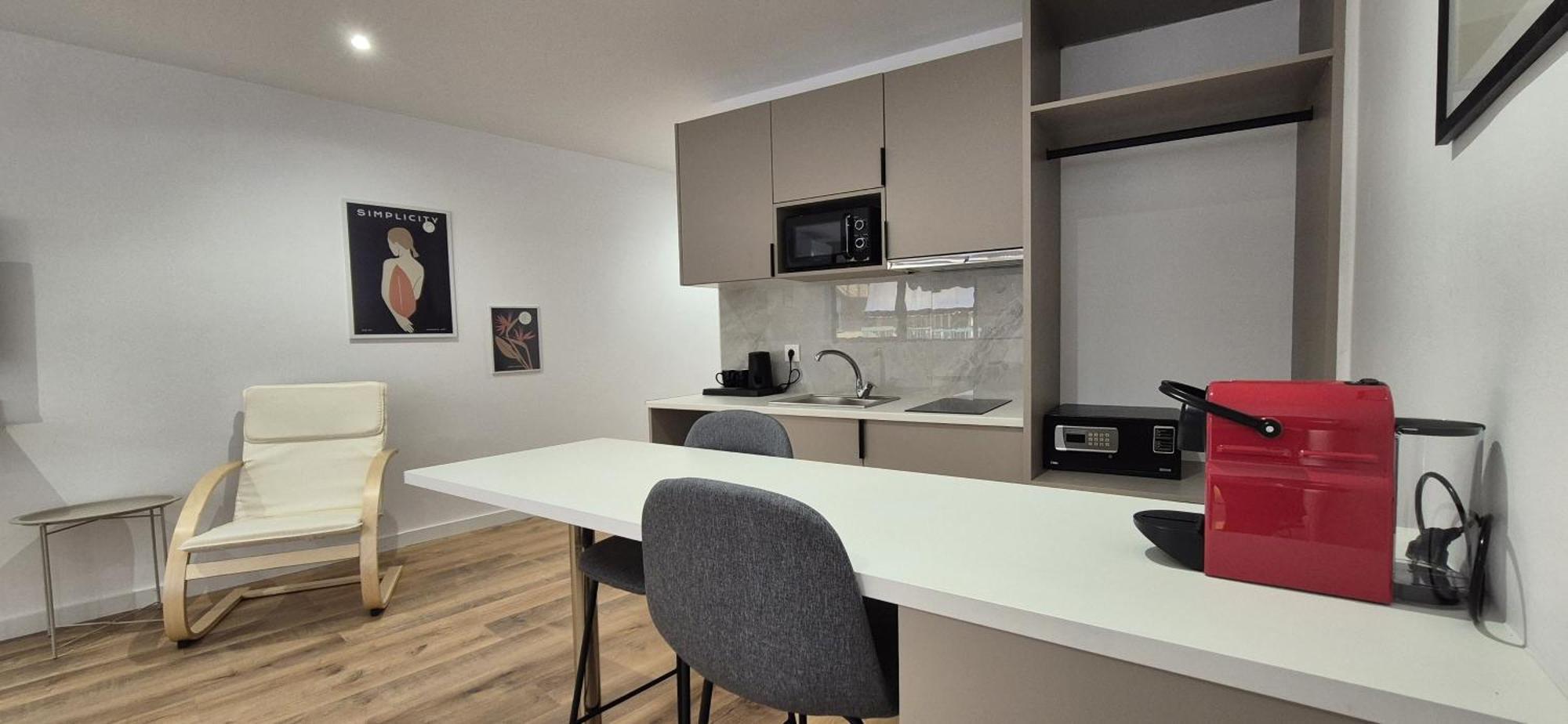Figleaf Kypseli Hotel Athena Bagian luar foto