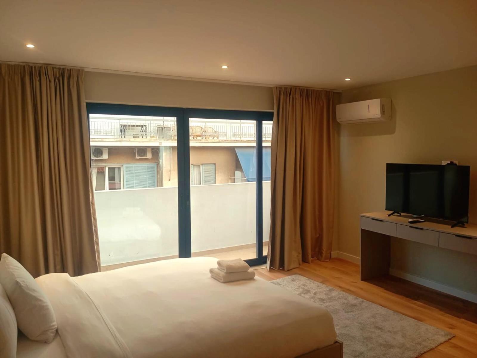 Figleaf Kypseli Hotel Athena Bagian luar foto