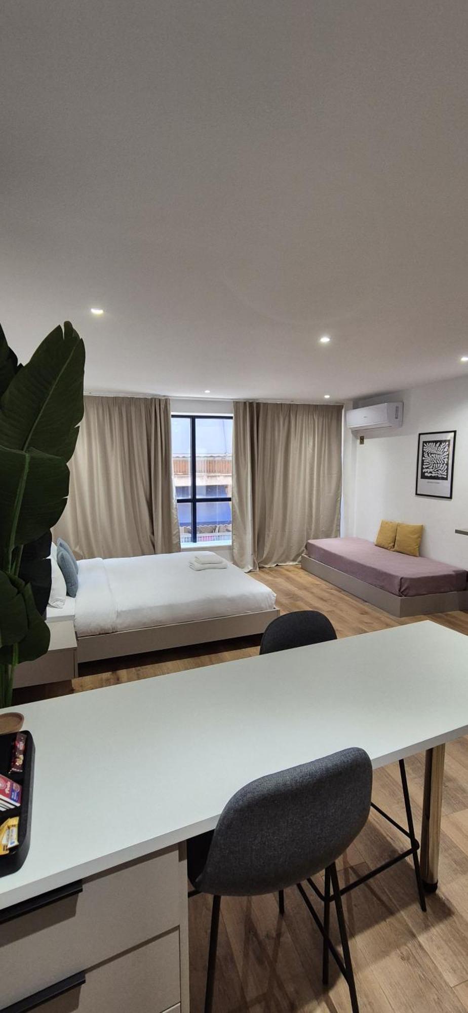 Figleaf Kypseli Hotel Athena Bagian luar foto