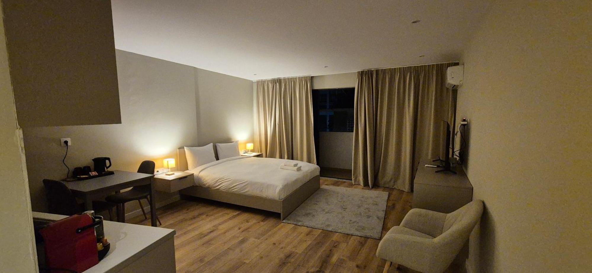 Figleaf Kypseli Hotel Athena Bagian luar foto